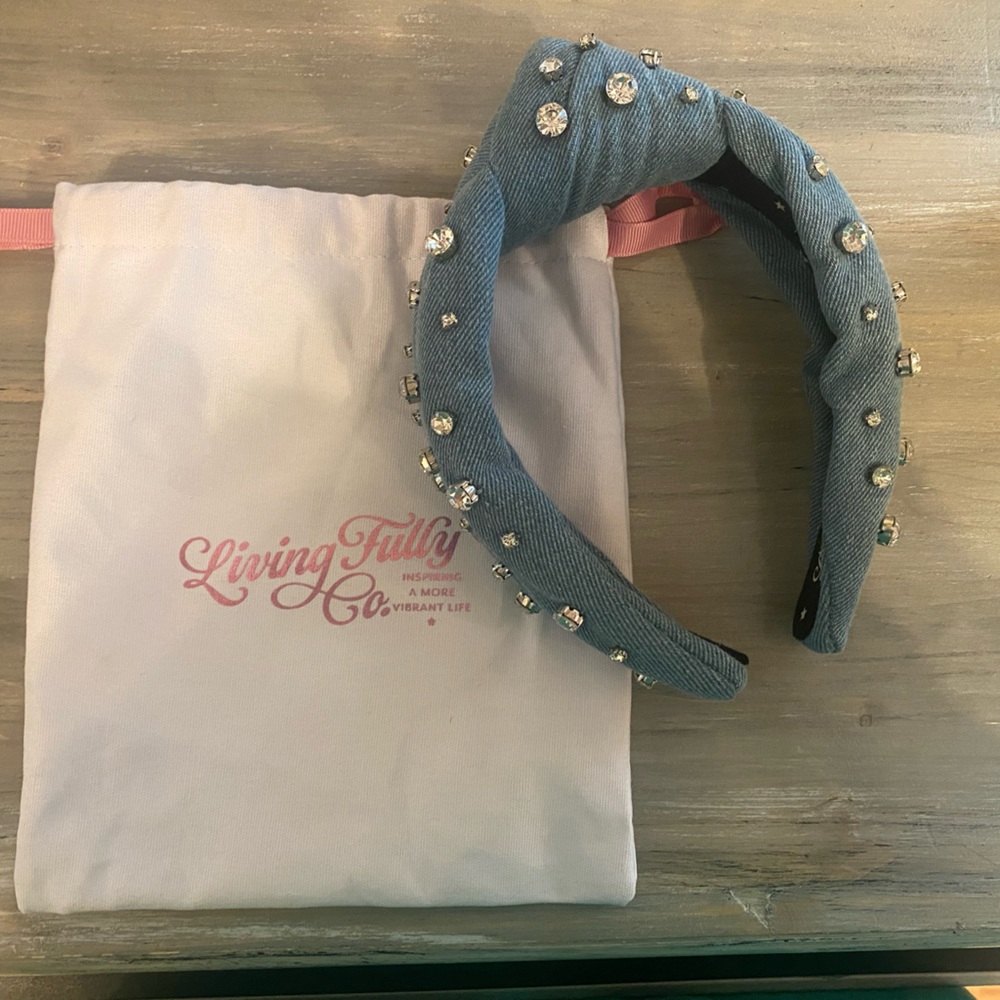 BRAND NEW/ NEVER WORN Denim & Diamonds Headband